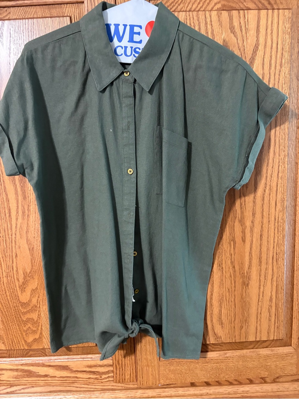 Ellen Tracy Olive Green Short Sleeve Button Front Blouse M